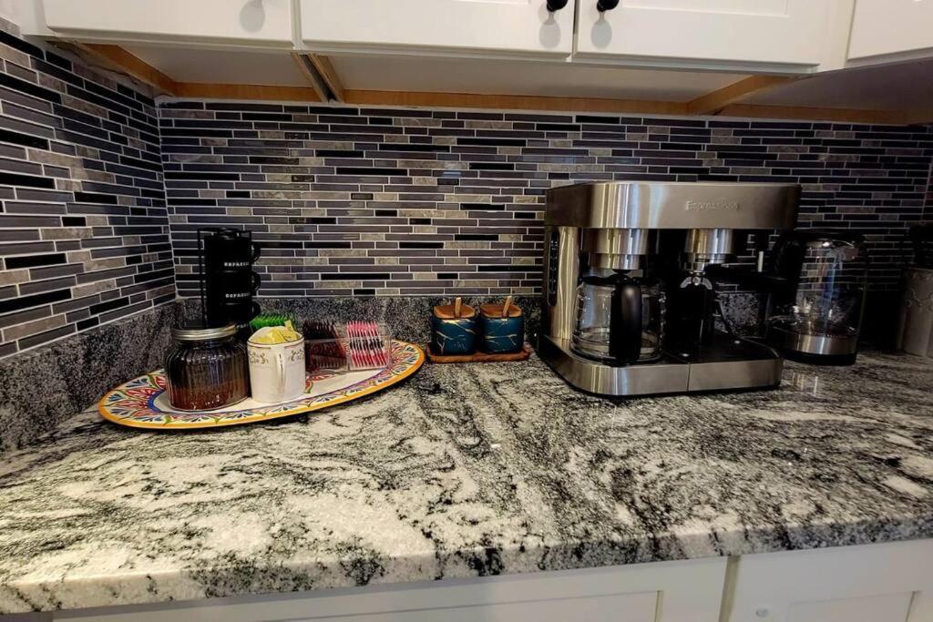 Unique & Peaceful Boston Home Экстерьер фото