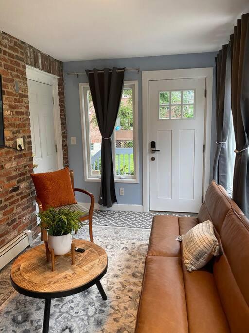 Unique & Peaceful Boston Home Экстерьер фото