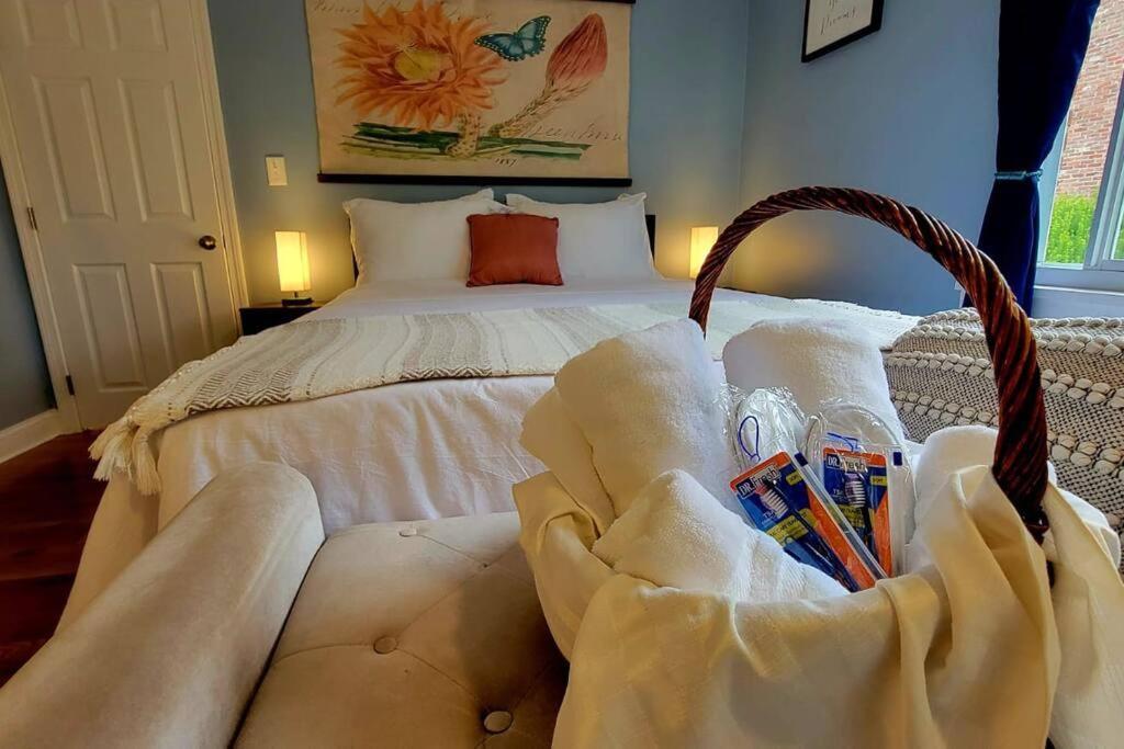 Unique & Peaceful Boston Home Экстерьер фото