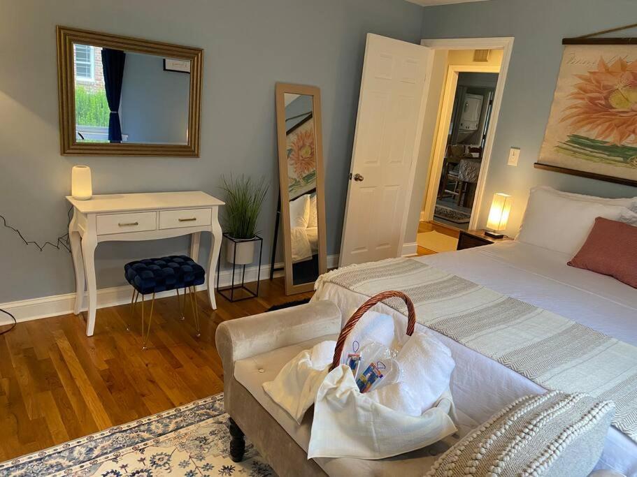 Unique & Peaceful Boston Home Экстерьер фото