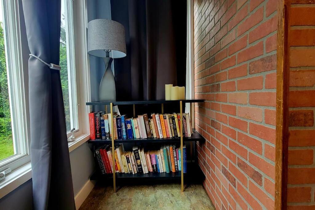 Unique & Peaceful Boston Home Экстерьер фото