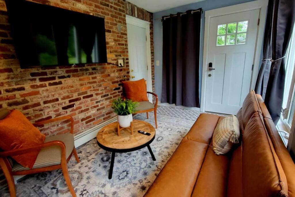 Unique & Peaceful Boston Home Экстерьер фото